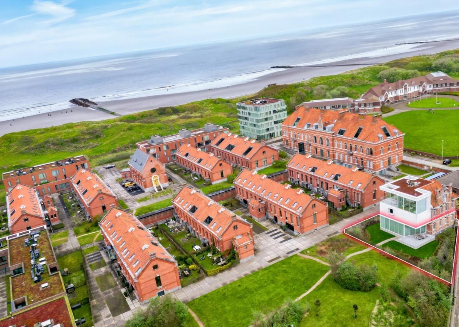 Aime Aan Zee Beachhouse 5P - Private Garden & 2 Free Parkingspots Villa *